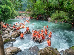 Suối Nước Moọc: Nàng thơ ẩn mình giữa núi rừng Phong Nha – Khám phá vẻ đẹp hoang sơ, thơ mộng