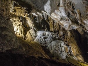 Hang Vòm – Giếng Voọc: Nét đẹp hoang sơ, bí ẩn và thơ mộng