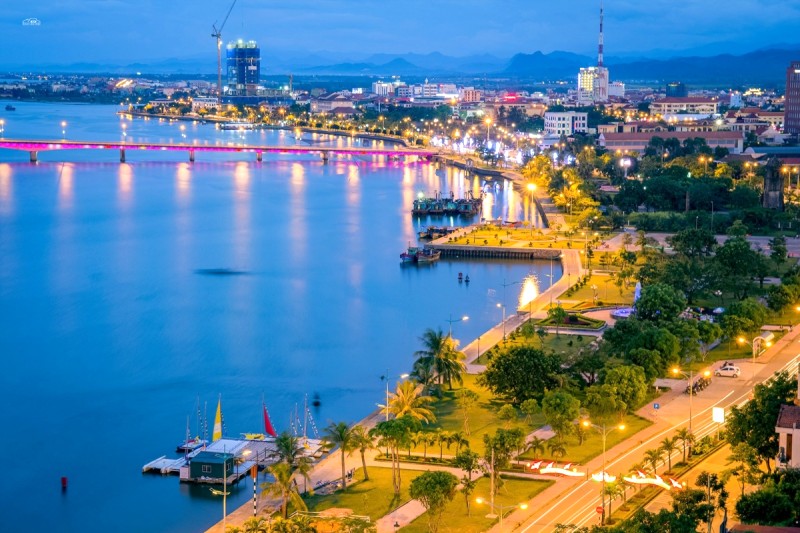 Ngắm dòng Nhật Lệ Quảng Bình