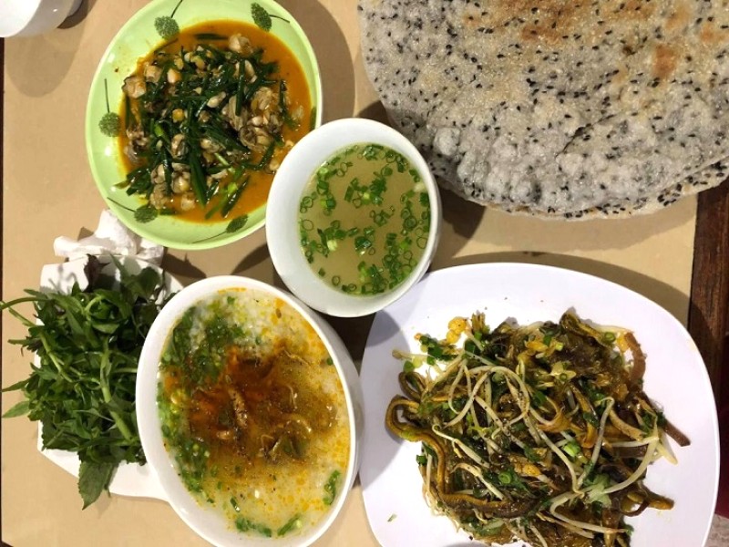 quán lươn Chị Ngạch