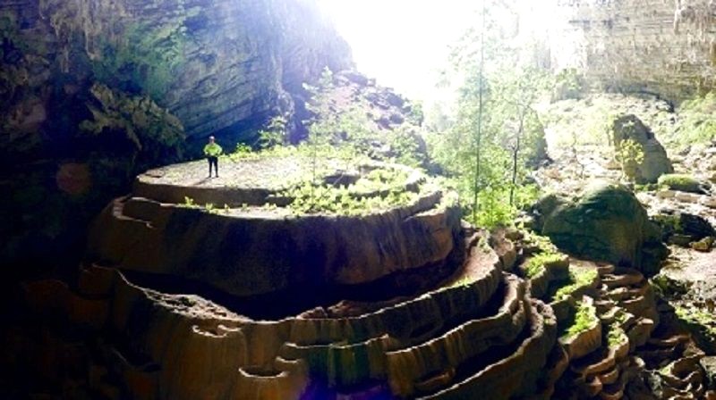 thạch nhũ bậc thang